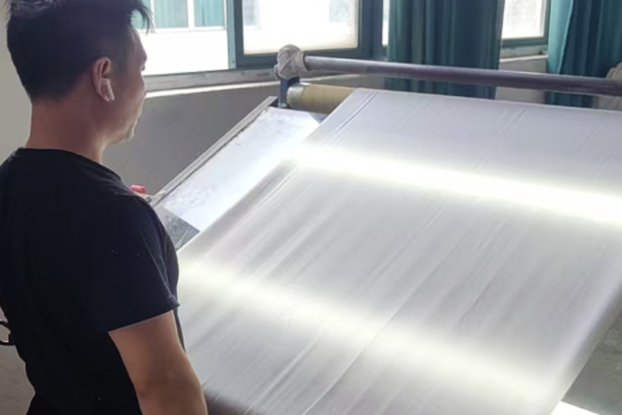 منطقة فحص المنتجات النهائية لإنتاج مصنع الصباغة