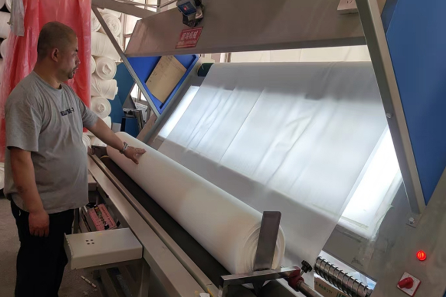 منطقة فحص المنتجات النهائية لإنتاج مصنع الصباغة