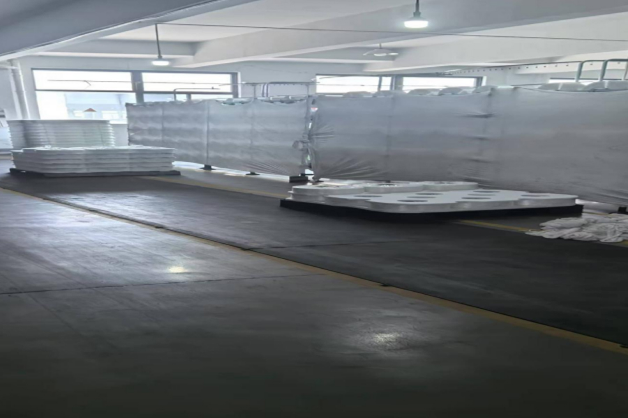 منطقة وضع المواد الخام لإنتاج القماش الرمادي